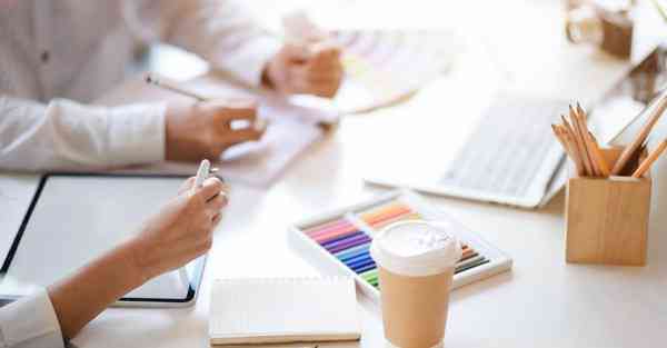 AI绘画的智障功能包括(AI绘画软件哪个好用)