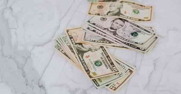 智能机器人班班和丽丽