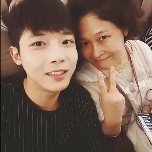 瞿馥嘉东