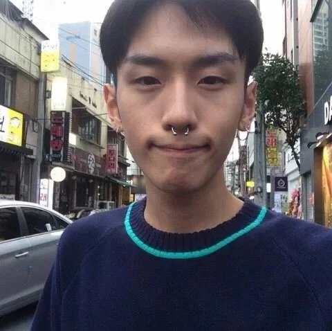 赖君旭丹